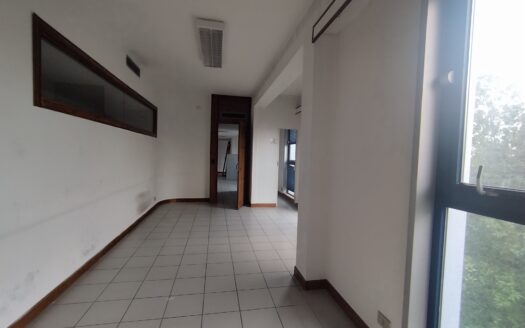 Montecatini Terme ufficio 225 mq. con posti auto