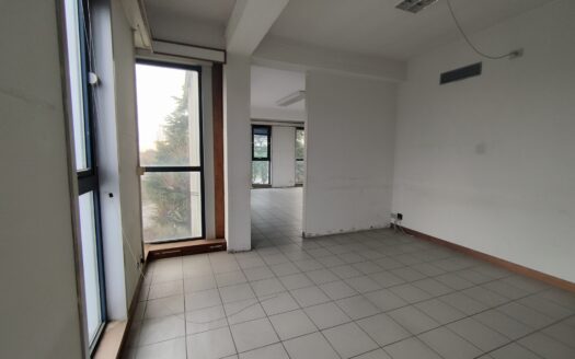 Montecatini Terme ufficio 225 mq. con posti auto