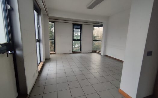 Montecatini Terme ufficio 225 mq. con posti auto