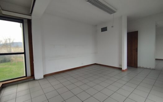 Montecatini Terme ufficio 225 mq. con posti auto