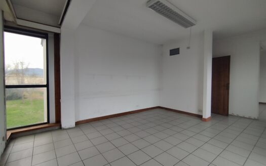 Montecatini Terme ufficio 225 mq. con posti auto