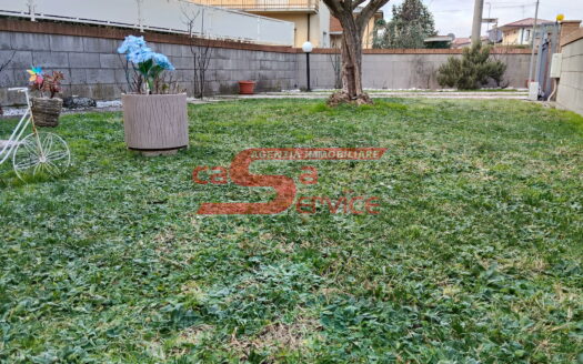 Ponte Buggianese appartamento indipendente con giardino e posto auto