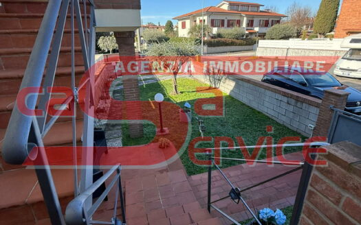 Ponte Buggianese appartamento indipendente con giardino e posto auto