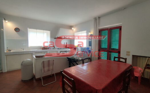 Buggiano, in zona collinare casale con terreno