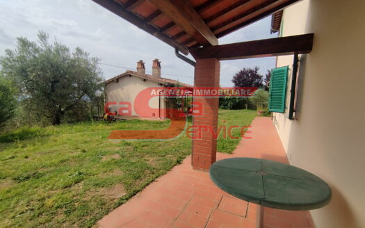 Buggiano, in zona collinare casale con terreno