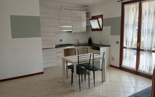 Monsummano Terme, appartamento piano terra con giardino e due camere