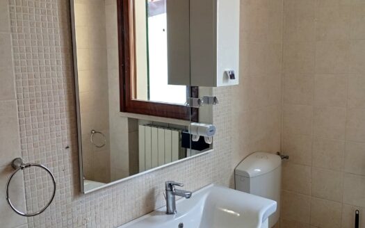 Monsummano Terme, appartamento piano terra con giardino e due camere