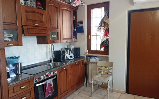 Buggiano, zona centro, bilocale con garage