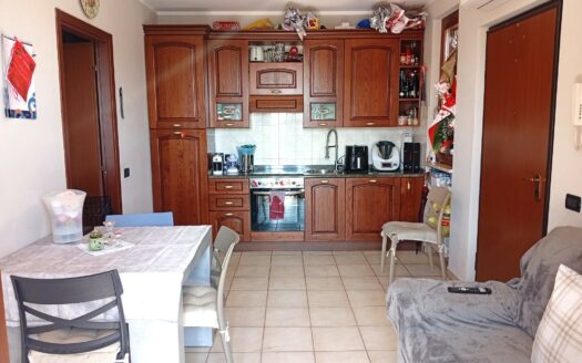 Buggiano, zona centro, bilocale con garage