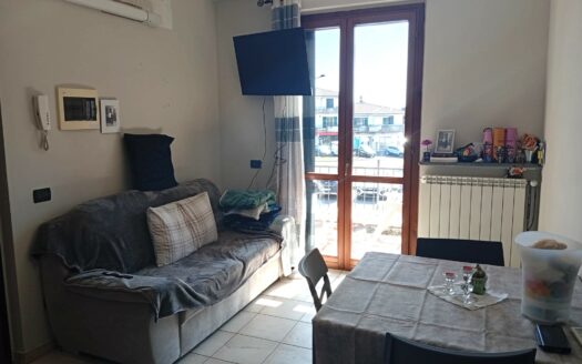 Buggiano, zona centro, bilocale con garage