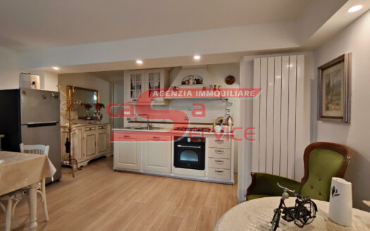 **Montecatini Terme, Villetta Angolare in Vendita**