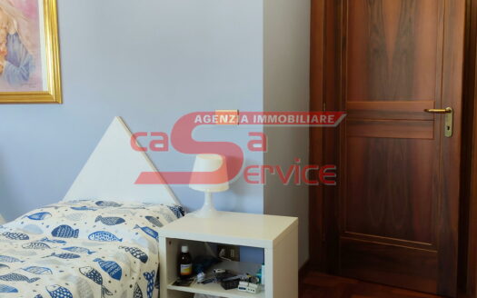 **Montecatini Terme, Villetta Angolare in Vendita**