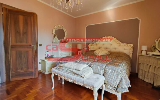 **Montecatini Terme, Villetta Angolare in Vendita**