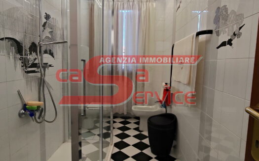 **Montecatini Terme, Villetta Angolare in Vendita**