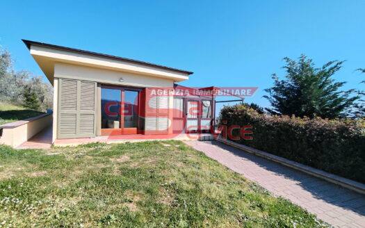 Massa e Cozzile – immobile in posizione panoramica con terreno