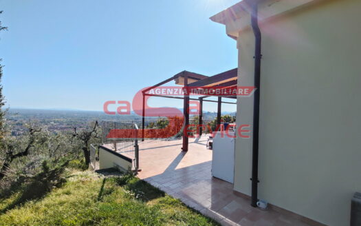 Massa e Cozzile – immobile in posizione panoramica con terreno