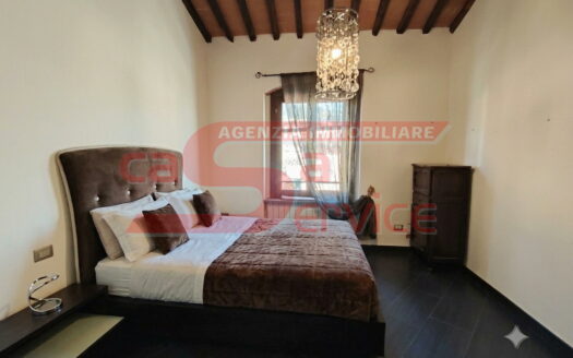 Uzzano, loc. Sant’Allucio, Appartamento in Stile Toscano con Finiture di Pregio