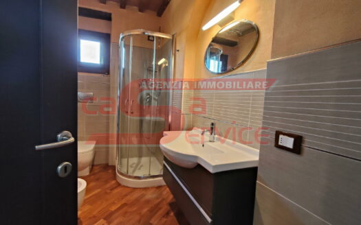 Uzzano, loc. Sant’Allucio, Appartamento in Stile Toscano con Finiture di Pregio